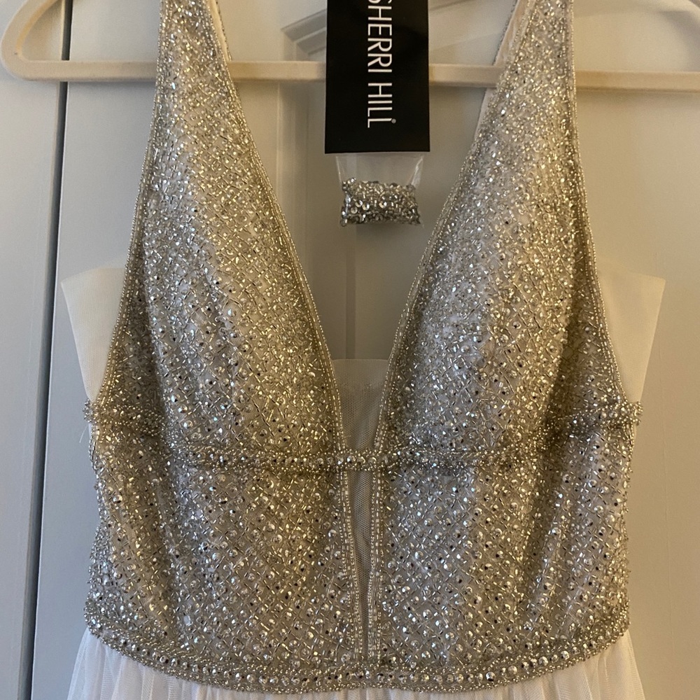 White v- neck Sherri Hill gown